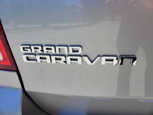 Used 2019 Dodge Grand Caravan SXT FWD image 9