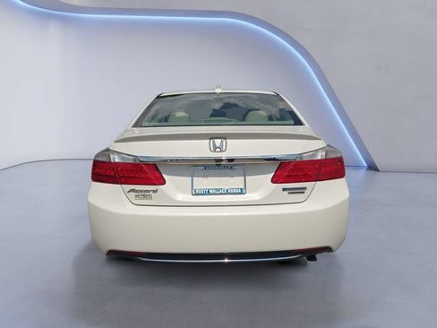 Used 2015 Honda Accord Touring image 4