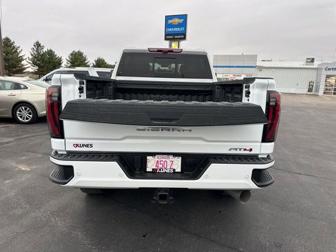 Used 2025 GMC Sierra 2500 AT4 w/ Technology Package image 17