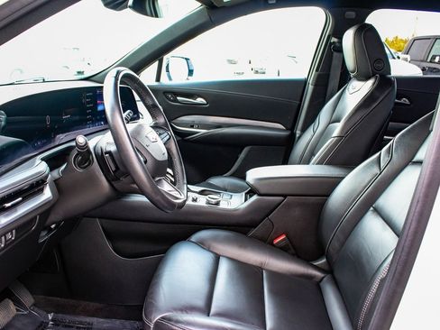 Used 2024 Cadillac XT4 Premium Luxury image 30