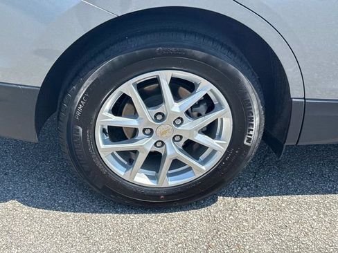Used 2024 Chevrolet Equinox LT FWD image 11