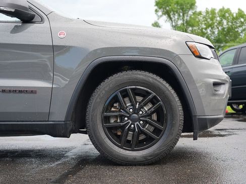 Used 2021 Jeep Grand Cherokee Trailhawk w/ Trailhawk Luxury Group AWD/4WD image 11
