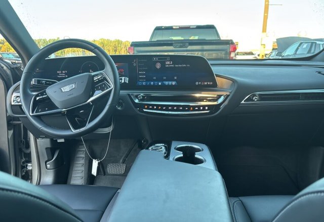 Used 2024 Cadillac Lyriq Tech AWD/4WD image 7