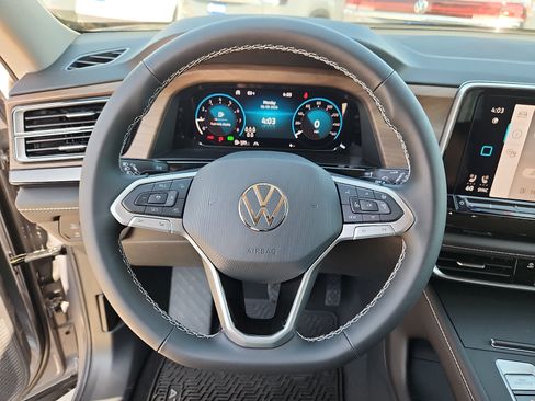 New 2026 Volkswagen Atlas SE FWD image 16
