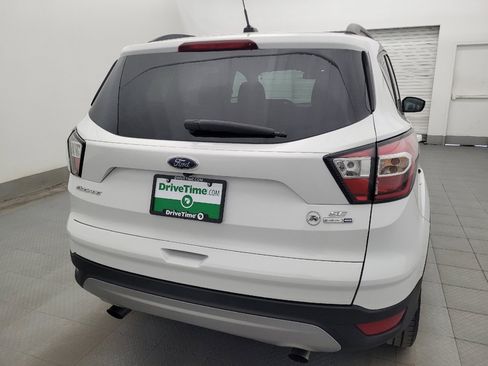 Used 2017 Ford Escape SE w/ Equipment Group 201A AWD/4WD image 7