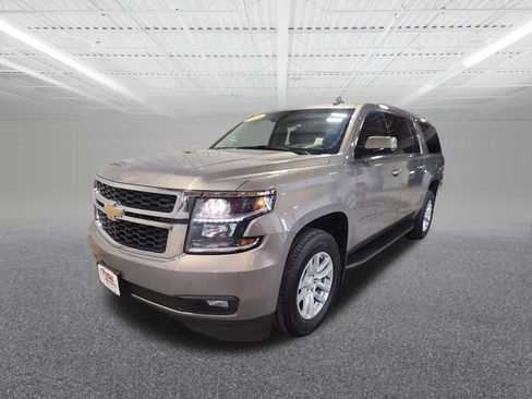 Used 2019 Chevrolet Suburban LT w/ Luxury Package image 2