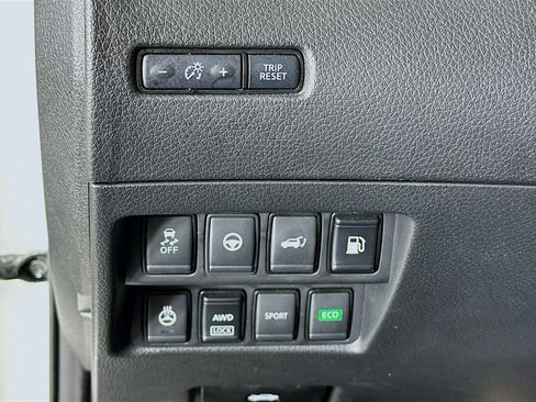 Used 2020 Nissan Rogue SL image 17