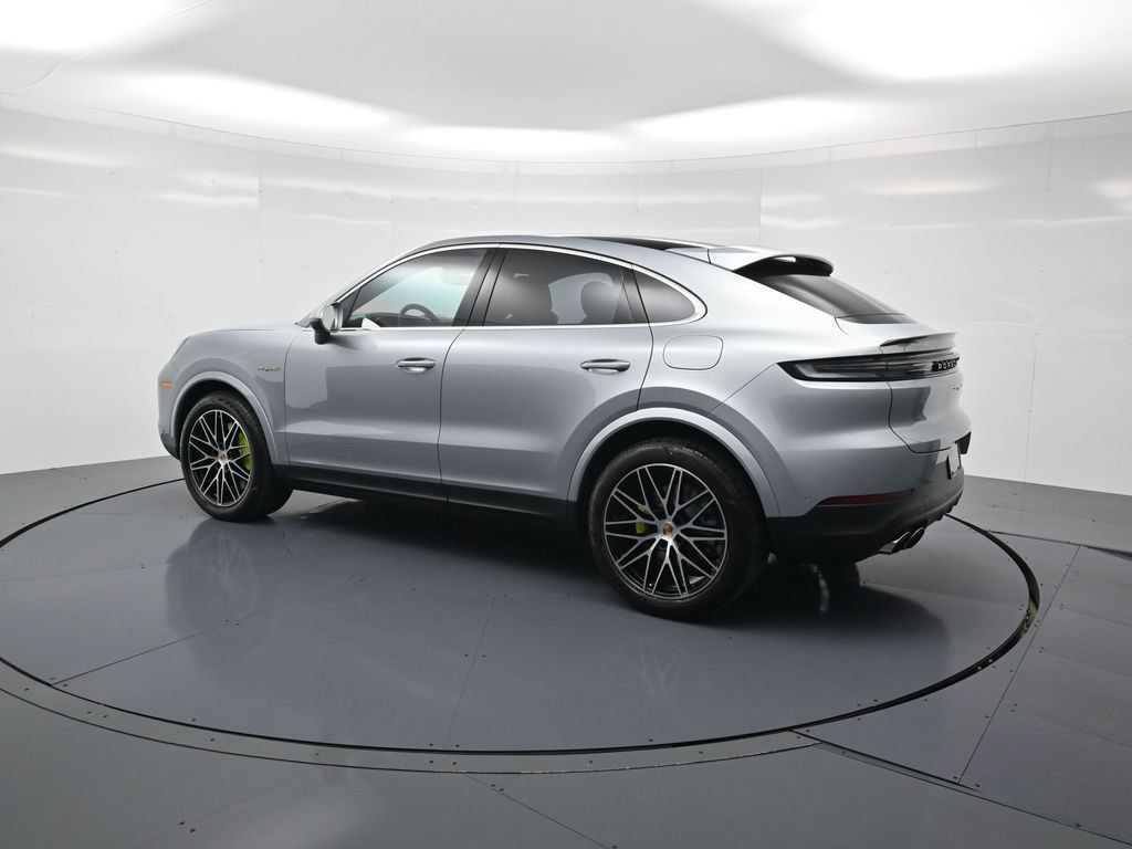 Certified 2026 Porsche Cayenne E-Hybrid Coupe AWD/4WD image 3
