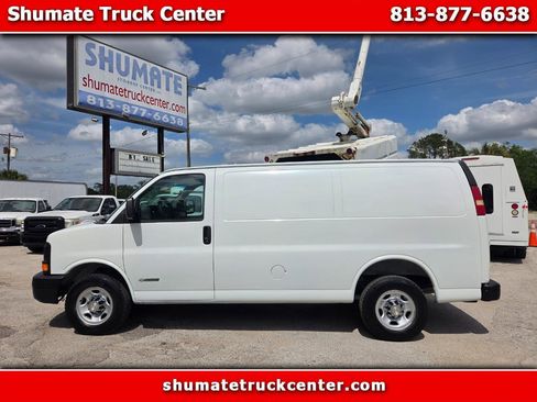 Used 2004 Chevrolet Express 2500 RWD image 1