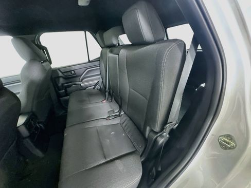 Used 2025 Toyota 4Runner SR5 AWD/4WD image 27