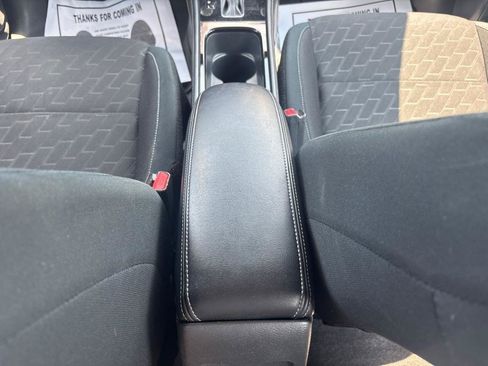 Used 2025 Nissan Sentra SR FWD image 35
