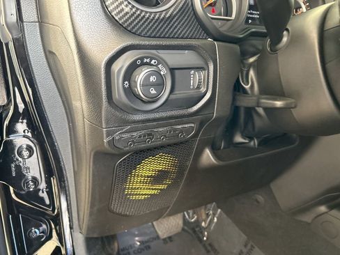 Used 2024 Jeep Gladiator Sport image 36