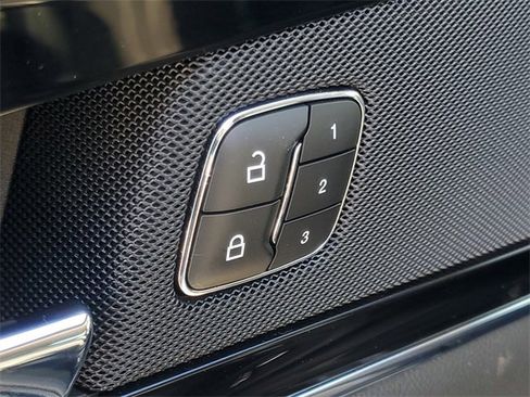 Certified 2023 Lincoln Nautilus Reserve image 12