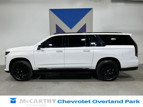 Used 2021 Cadillac Escalade ESV Sport Platinum w/ LPO, ONYX Package image 8
