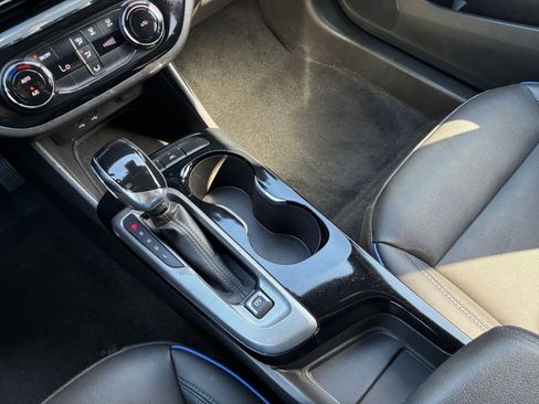 Used 2025 Buick Envista Sport Touring image 40