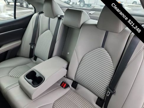 Used 2023 Toyota Camry SE image 22