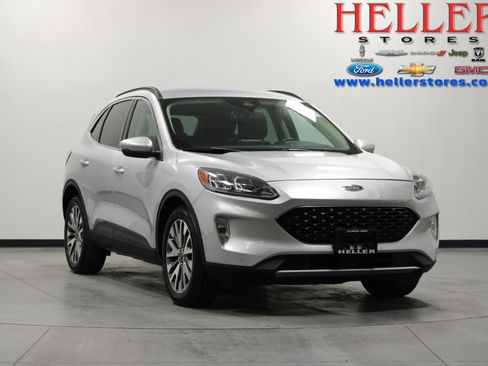 Used 2020 Ford Escape Titanium image 1