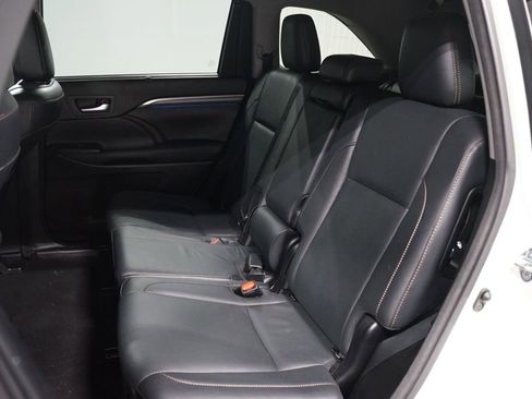 Used 2017 Toyota Highlander Limited FWD image 29