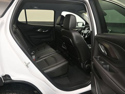 Used 2022 GMC Terrain SLT w/ Infotainment Package II FWD image 10