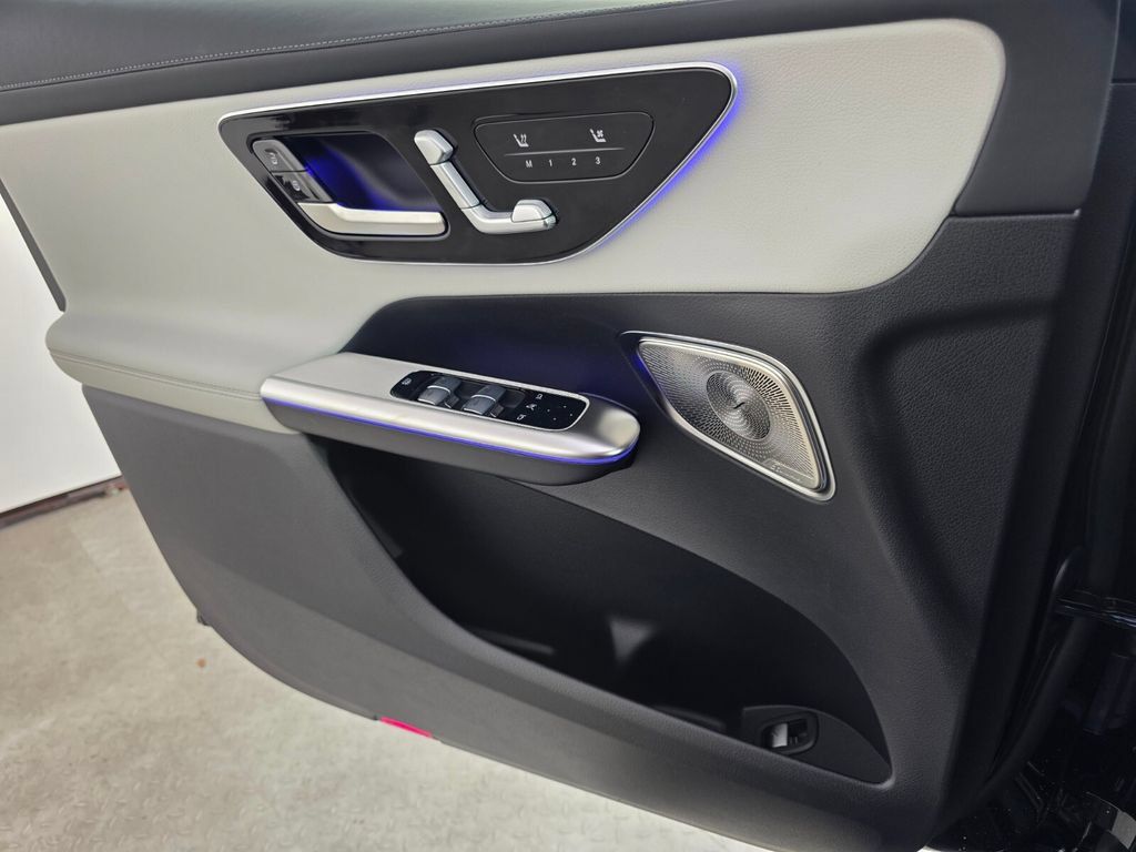 New 2027 Mercedes-Benz GLC 300 image 13