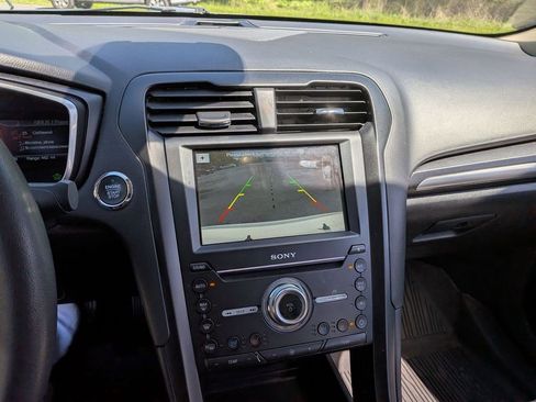 Used 2019 Ford Fusion Titanium FWD image 13