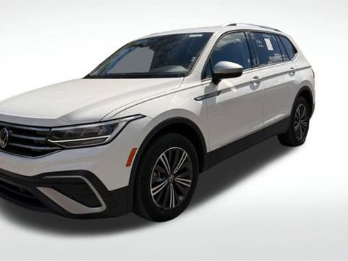 Used 2024 Volkswagen Tiguan Wolfsburg Edition image 5