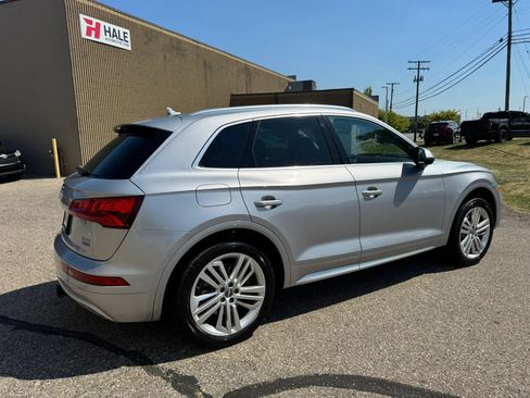 Used 2018 Audi Q5 2.0T Premium Plus w/ Premium Plus Package AWD/4WD image 10