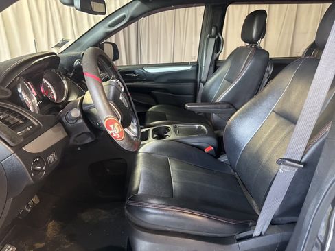 Used 2019 Dodge Grand Caravan GT image 19