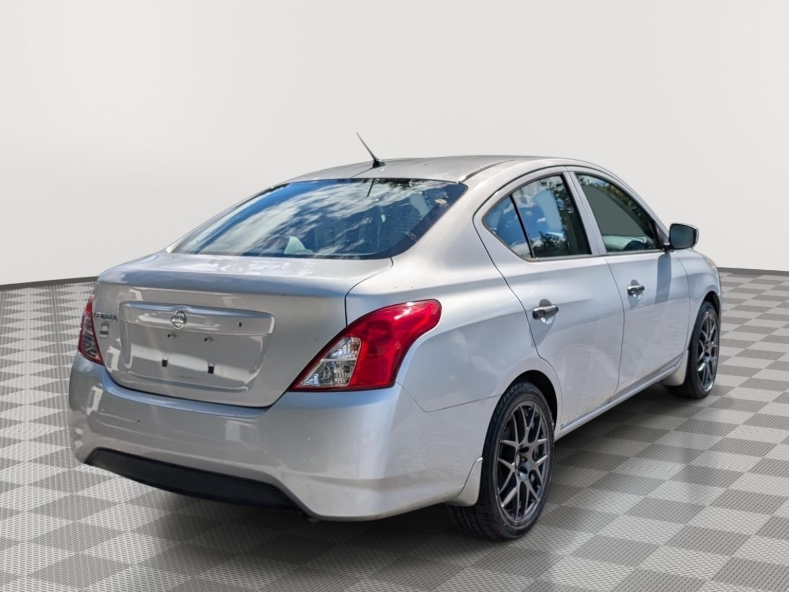 Used 2017 Nissan Versa S FWD image 5