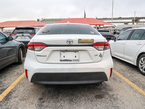 Used 2025 Toyota Corolla LE FWD image 7