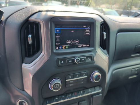 Used 2022 Chevrolet Silverado 1500 Custom Trail Boss w/ Midnight Edition AWD/4WD image 8