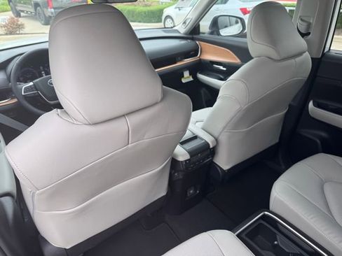 New 2026 Toyota Grand Highlander FWD image 20