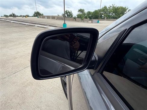 Used 2019 Dodge Journey Crossroad w/ Nav & Sun Group FWD image 19
