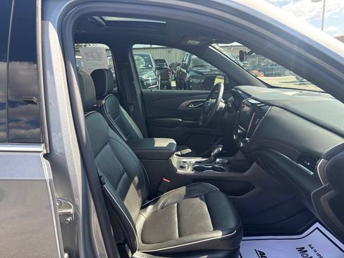 Used 2023 Chevrolet Traverse Premier AWD/4WD image 46