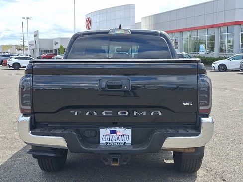 Used 2023 Toyota Tacoma TRD Off-Road image 6