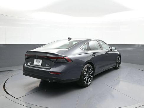 Used 2025 Honda Accord Touring image 6