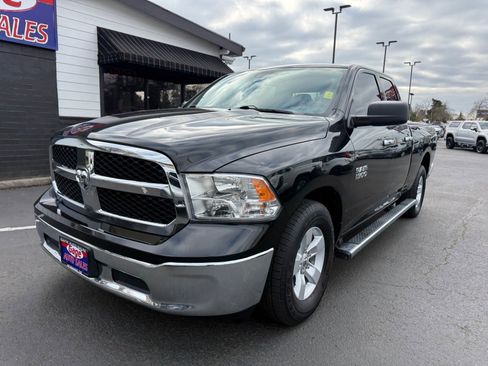 Used 2017 RAM 1500 Classic SLT RWD image 4