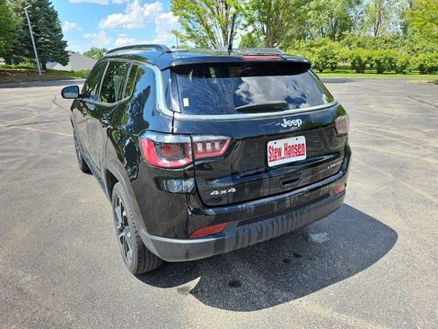 Used 2022 Jeep Compass Limited AWD/4WD image 3