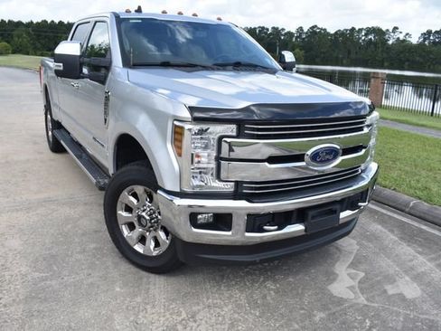Used 2019 Ford F250 Lariat w/ Chrome Package AWD/4WD image 2
