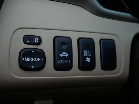 Used 2007 Toyota Highlander Limited AWD/4WD image 24