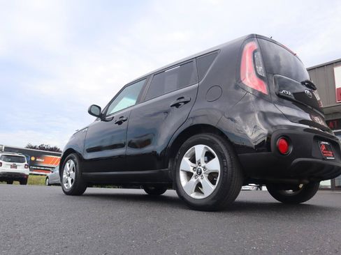 Used 2018 Kia Soul FWD image 15