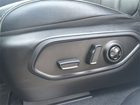 Used 2024 Jeep Grand Cherokee Overland image 22