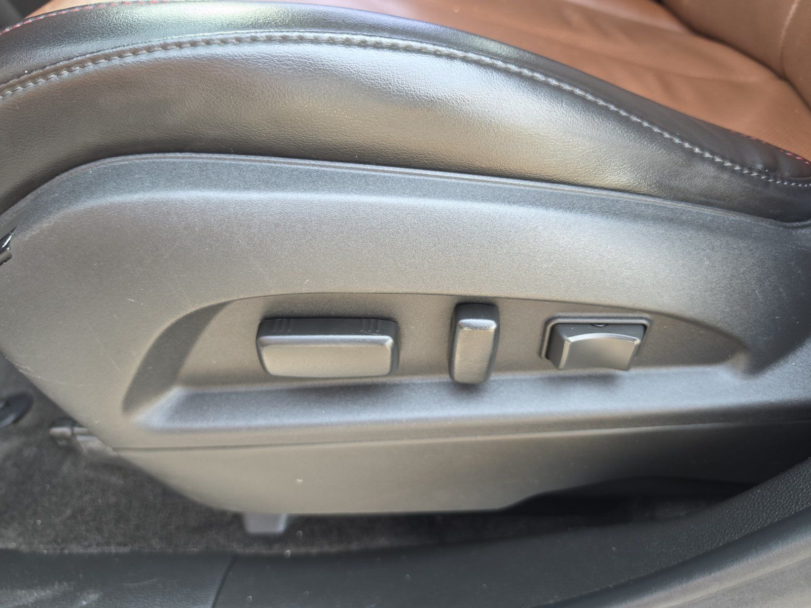 Used 2017 Chevrolet Equinox Premier w/ Enhanced Convenience Package FWD image 14