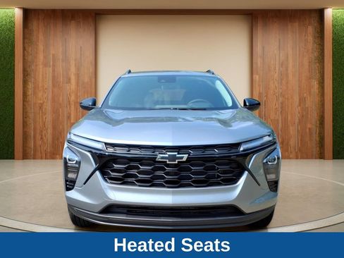 New 2026 Chevrolet Trax LT w/ Driver Confidence Package FWD image 2