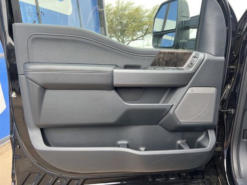 New 2025 Ford F250 Lariat w/ Lariat Ultimate Package image 12