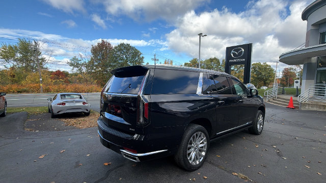 Used 2022 Cadillac Escalade ESV Premium Luxury w/ Performance Package AWD/4WD image 5