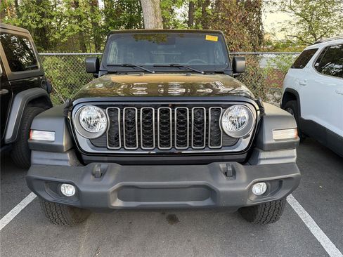 Used 2025 Jeep Wrangler Sport S image 2