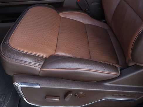 Used 2025 Ford F350 King Ranch w/ FX4 Off-Road Package image 21