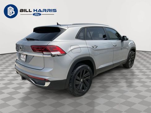 Used 2022 Volkswagen Atlas Cross Sport SE FWD image 5