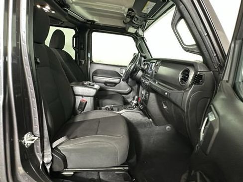 Used 2023 Jeep Wrangler Unlimited w/ Cold Weather Group AWD/4WD image 28